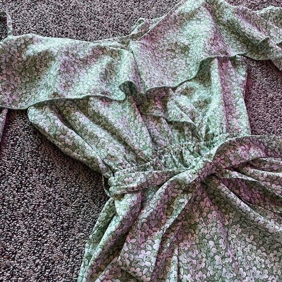 ADORABLE - SHEIN green floral romper - size L - Picture 3 of 8